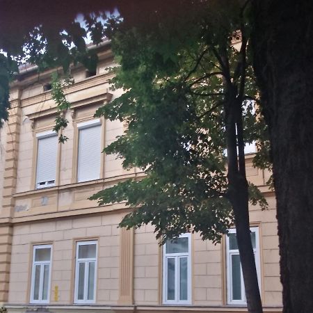 Napfeny Apartman Segedyn Zewnętrze zdjęcie