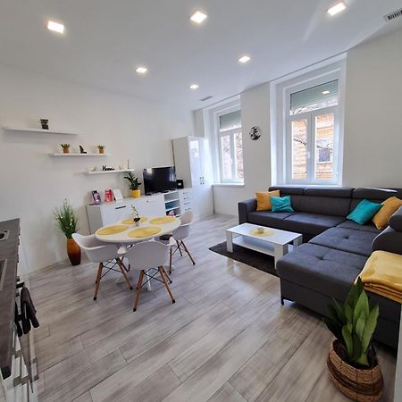 Napfeny Apartman Segedyn Zewnętrze zdjęcie